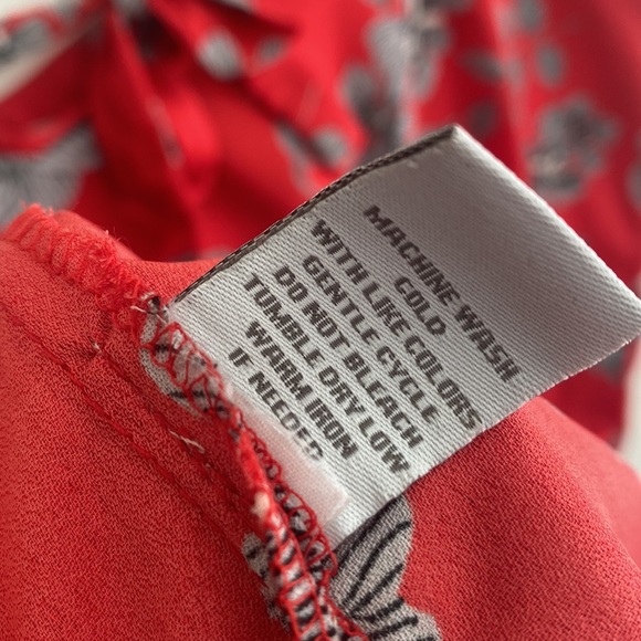 Keren hart Red Bell Sleeve Floral Top, Size XL - Picture 8 of 12